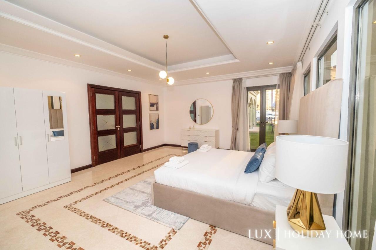 Lux The Luxury Sunny Shores Palm Villa
