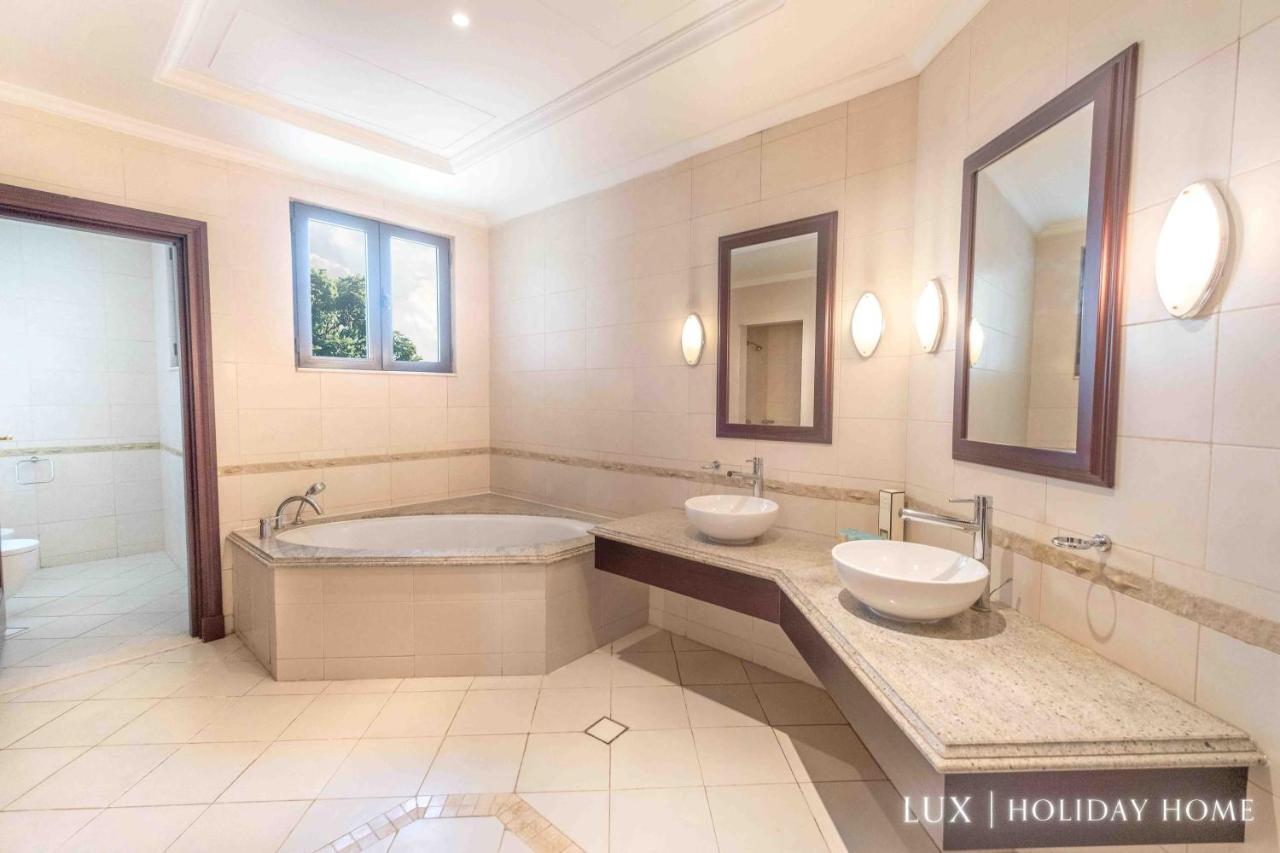 Lux The Luxury Sunny Shores Palm Villa *